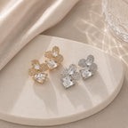 Brinco Flor de Três Pétalas com Zircônias