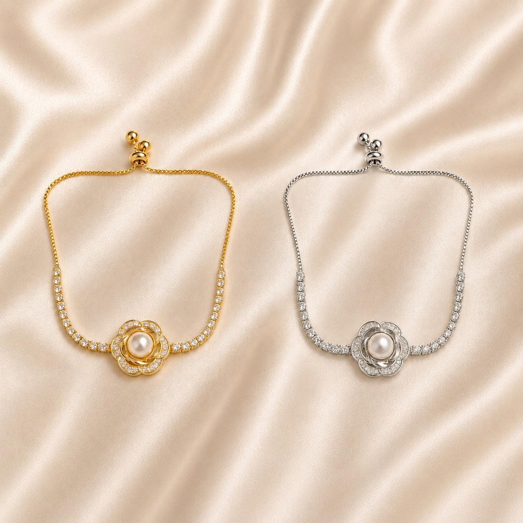 Pulseira Ajustável Flor de Camélia com Pérola Central e Zircônias Brilhantes | Pulseira Feminina Dourada e Prateada Acessório Elegante para Presente