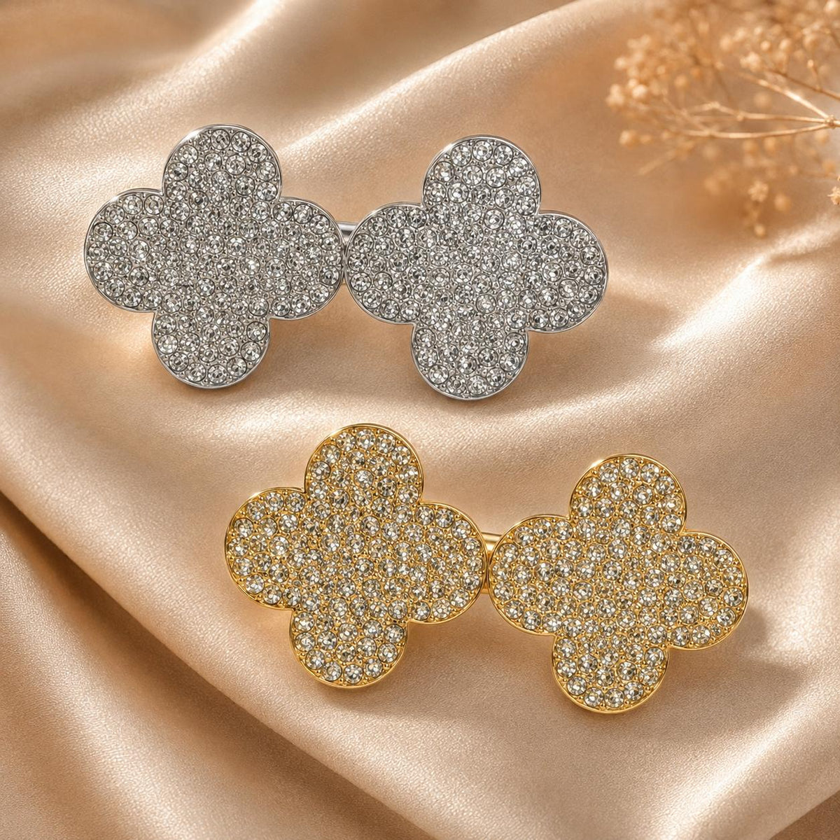 Presilha Dupla Trevo de Quatro Folhas Cheia de Zircônias | Grampo Elegante Dourado e Prateado para Cabelo Uso Diário e Festas