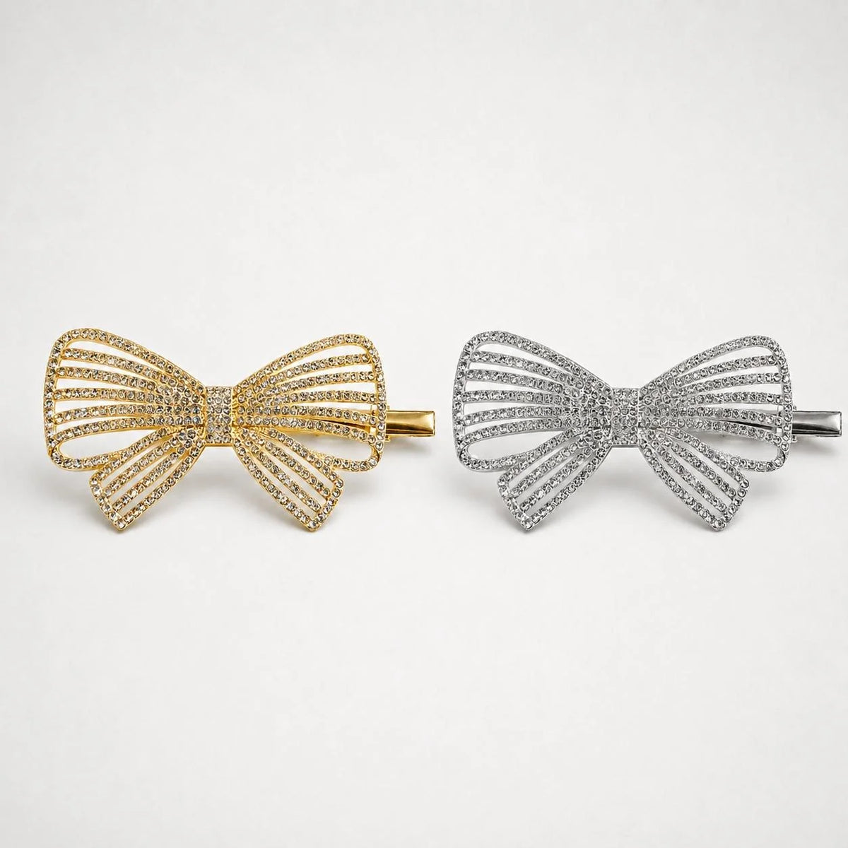 Presilha Laço Vazado Listrado com Zircônias Brilhantes | Grampo Lateral Dourado e Prateado Acessório Feminino Elegante para Cabelo