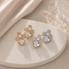 Brinco Flor de Três Pétalas com Zircônias