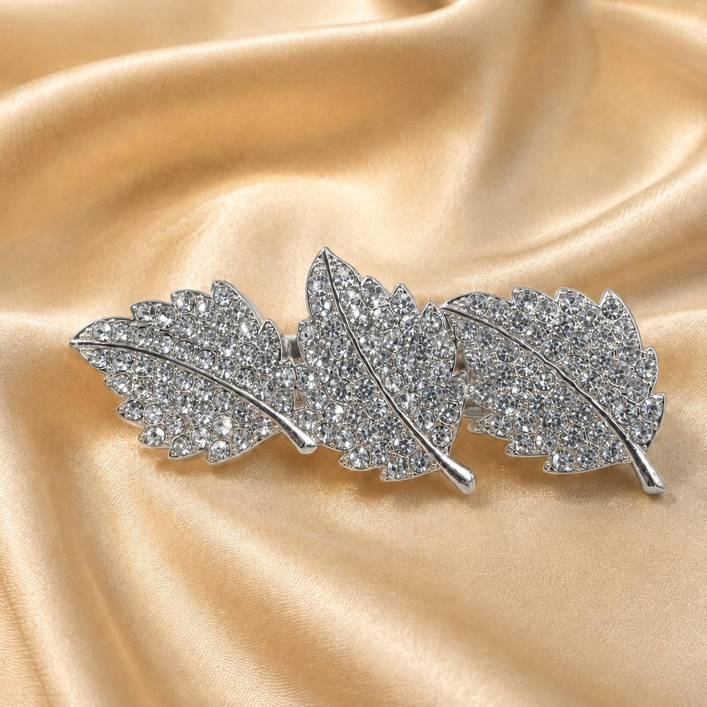 Presilha Três Folhas Cheia de Zircônias | Grampo Elegante Dourado e Prateado para Cabelo Uso Diário e Festas