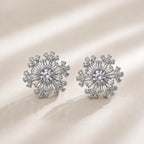 J&M Brinco Flor de Neve com Zircônias Redondas e Corte Baguete para Mulheres que Buscam Charme e Personalidade
