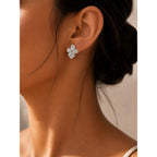 Brinco Flor de Três Pétalas com Zircônias
