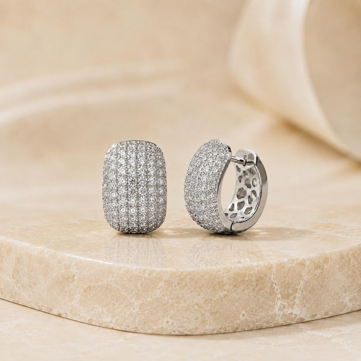 Brinco Argola Largo Pavê Zircônia | Dourado/Prateado, Leve, Elegante para Dia a Dia e Festas