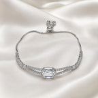 Pulseira Ajustável Dupla Corrente com Pedra Retangular Central Zircônia Brilhante | Pulseira Feminina Dourada e Prateada Acessório Luxuoso para Presente