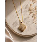 Colar Pingente Trevo/Clover Cravejado de Zircônias