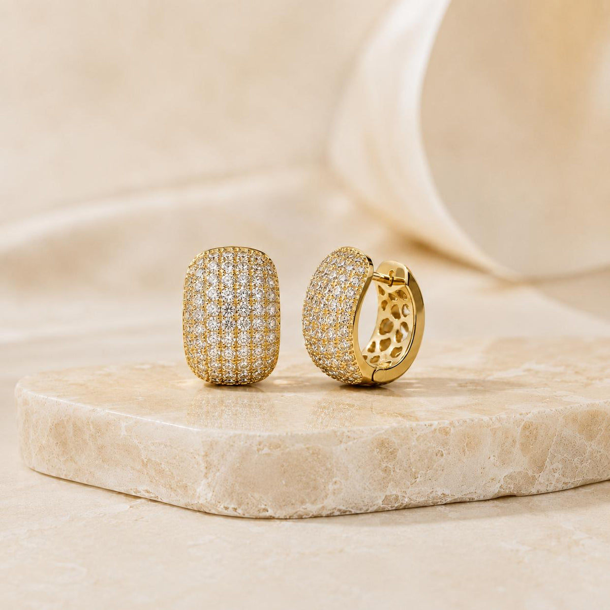 Brinco Argola Largo Pavê Zircônia | Dourado/Prateado, Leve, Elegante para Dia a Dia e Festas