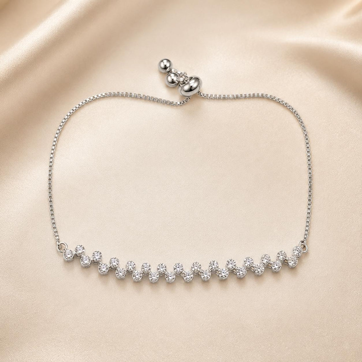Pulseira Ajustável Fileira de Flores com Zircônias Brilhantes | Pulseira Feminina Dourada e Prateada Acessório Delicado Luxuoso Presente para Mulher