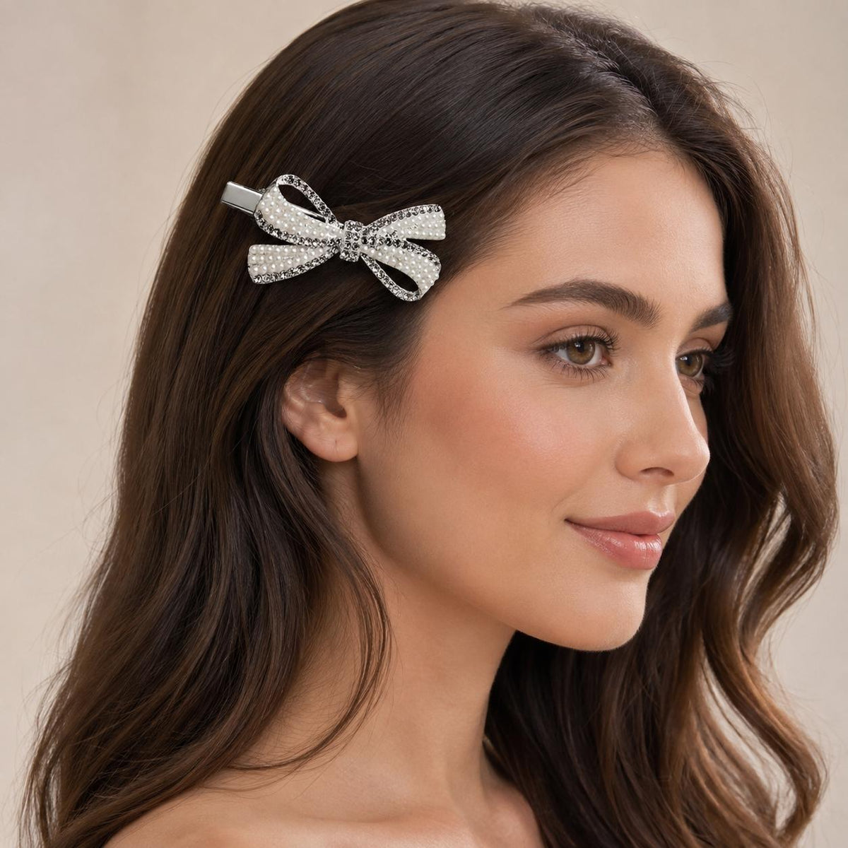 Clipe Laço Cheio de Pérolas com Borda de Zircônias Elegante | Clipe Dourado e Prateado para Cabelo Dia a Dia e Festas