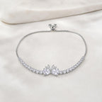 Pulseira Ajustável Laço com Dois Corações e Zircônias Brilhantes | Pulseira Feminina Dourada e Prateada Acessório Elegante para Presente