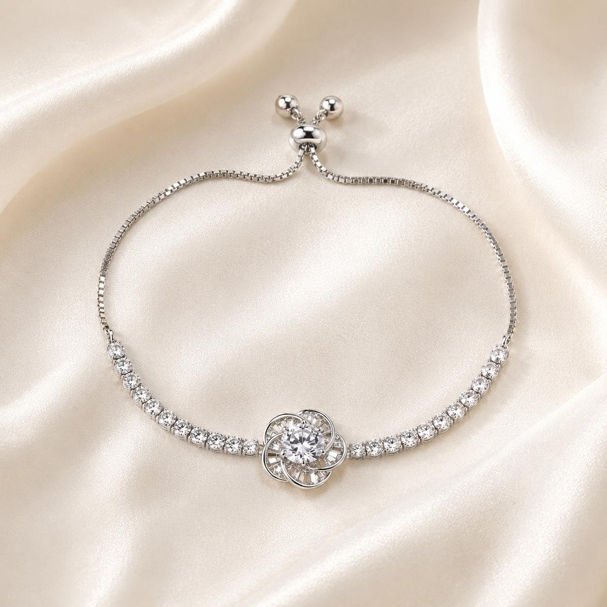 Pulseira Ajustável Flor Camélia Oca com Zircônias Brilhantes | Pulseira Feminina Dourada e Prateada Acessório Delicado Luxuoso para Presente