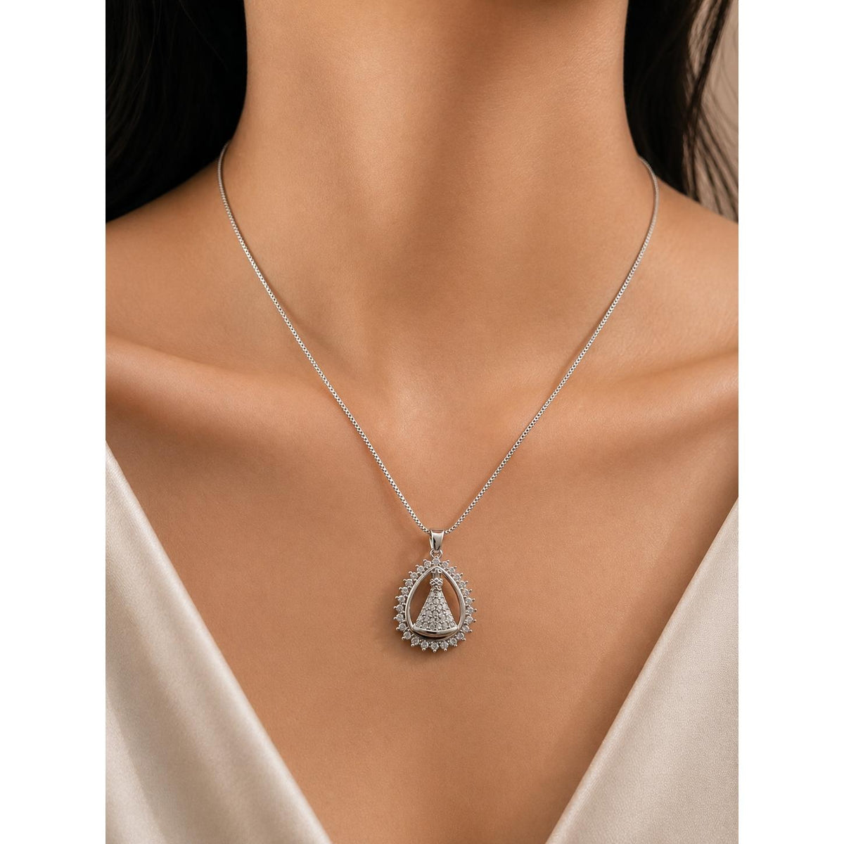 Colar Pingente Nossa Senhora Cravejado de Zircônias