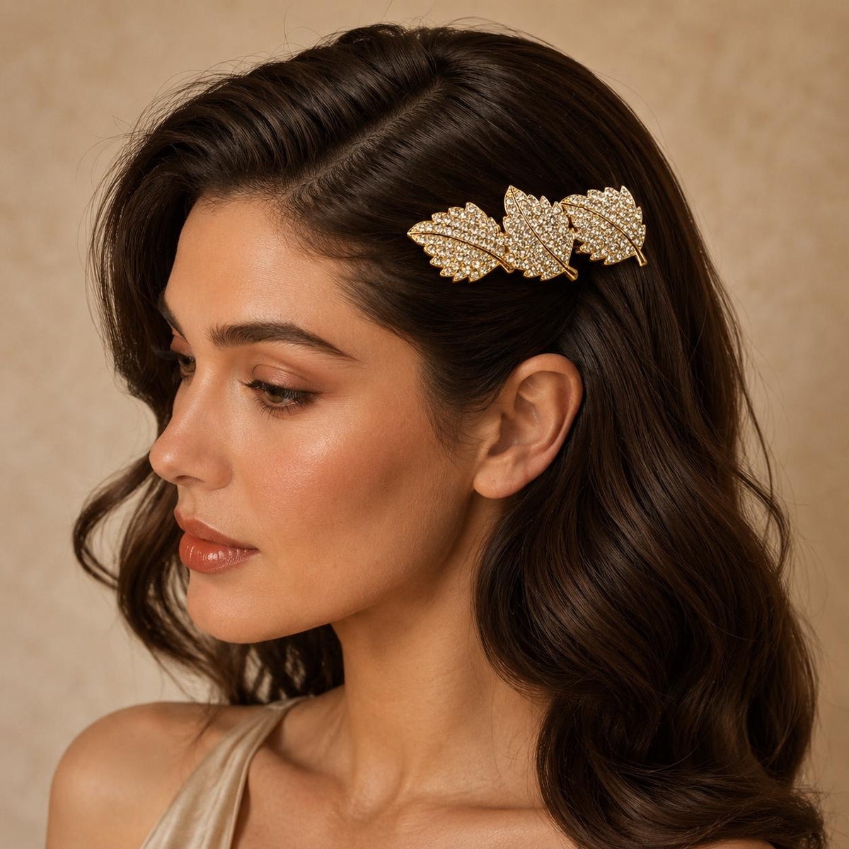 Presilha Três Folhas Cheia de Zircônias | Grampo Elegante Dourado e Prateado para Cabelo Uso Diário e Festas