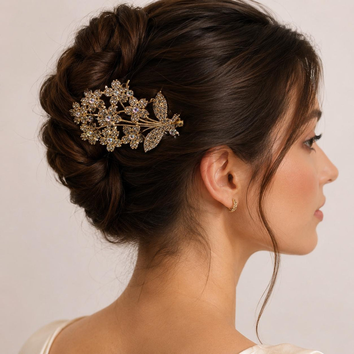 Presilha Ramalho Flor e Folha com Zircônias Iridescentes Elegante | Grampo Dourado e Prateado Acessório Feminino para Dia a Dia e Festas