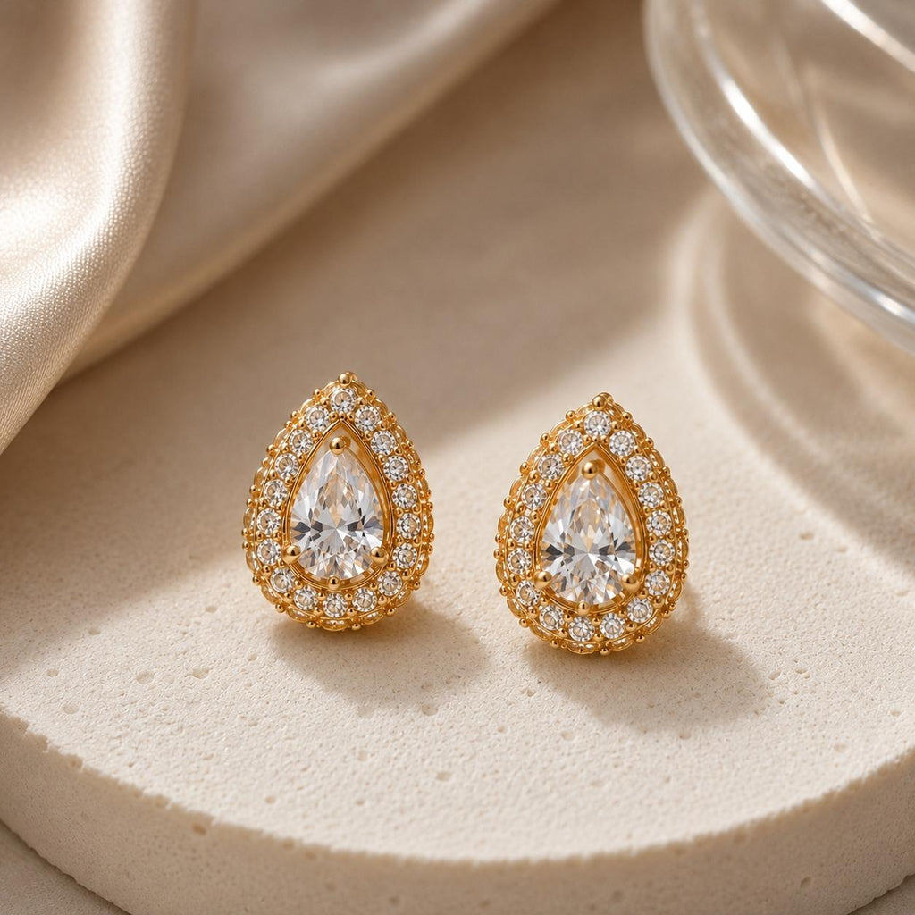 Brinco Gota com Duplo Halo de Zircônias Elegante e Luxuoso para Ocasiões Especiais Forma de Gota e Brilho Radiante