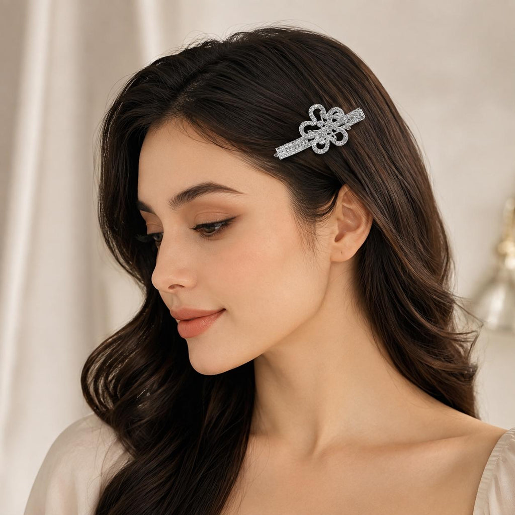 Presilha Flor Cinco Pétalas Oca Cheia de Zircônias | Grampo Elegante Dourado e Prateado para Cabelo Uso Diário e Festas