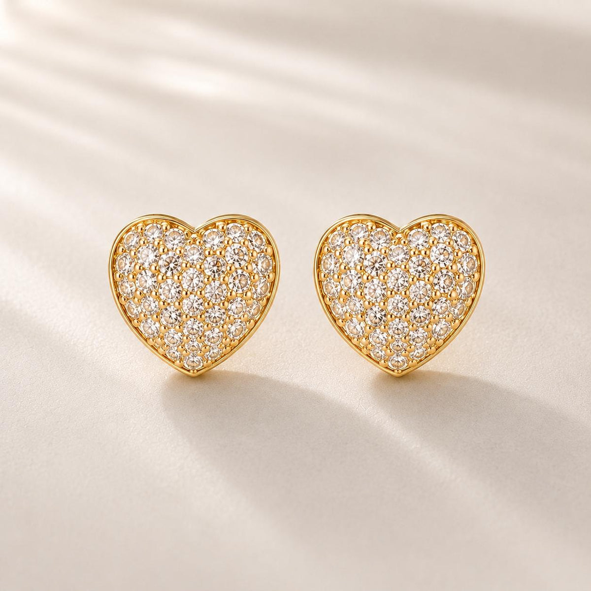 Brinco Coração 3D em Zircônia Luxo Elegância e Brilho para Mulheres que Buscam Charme e Sofisticação