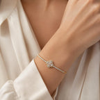 Pulseira Ajustável Trevo de Quatro Folhas com Zircônias Brilhantes | Pulseira Feminina Dourada e Prateada Acessório Sofisticado Presente para Mulher