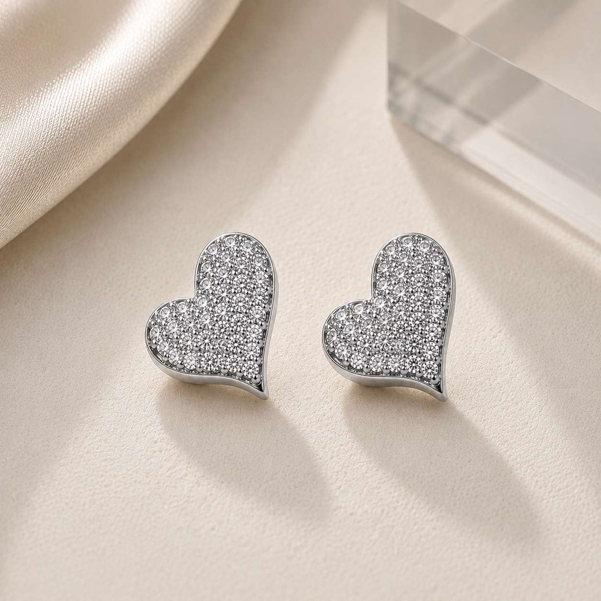 Amor em Cada Detalhe Brinco Coração em Zircônia Luxo Elegância Romântica e Glamouroso para Mulheres Charmosas