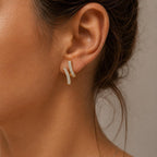 Bijuteria Brinco Cruzado em Zircônia Luxo Moderno e Sofisticado com Faixas Cruzadas para Mulheres que Buscam Elegância e Versatilidade