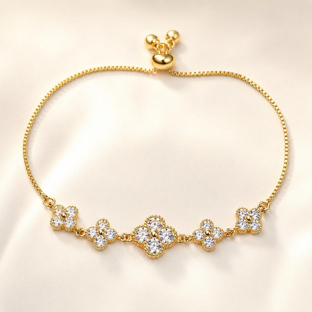 Pulseira Ajustável Flor Trevo Quatro Folhas com Zircônias Brilhantes | Pulseira Feminina Dourada e Prateada Acessório Delicado para Presente