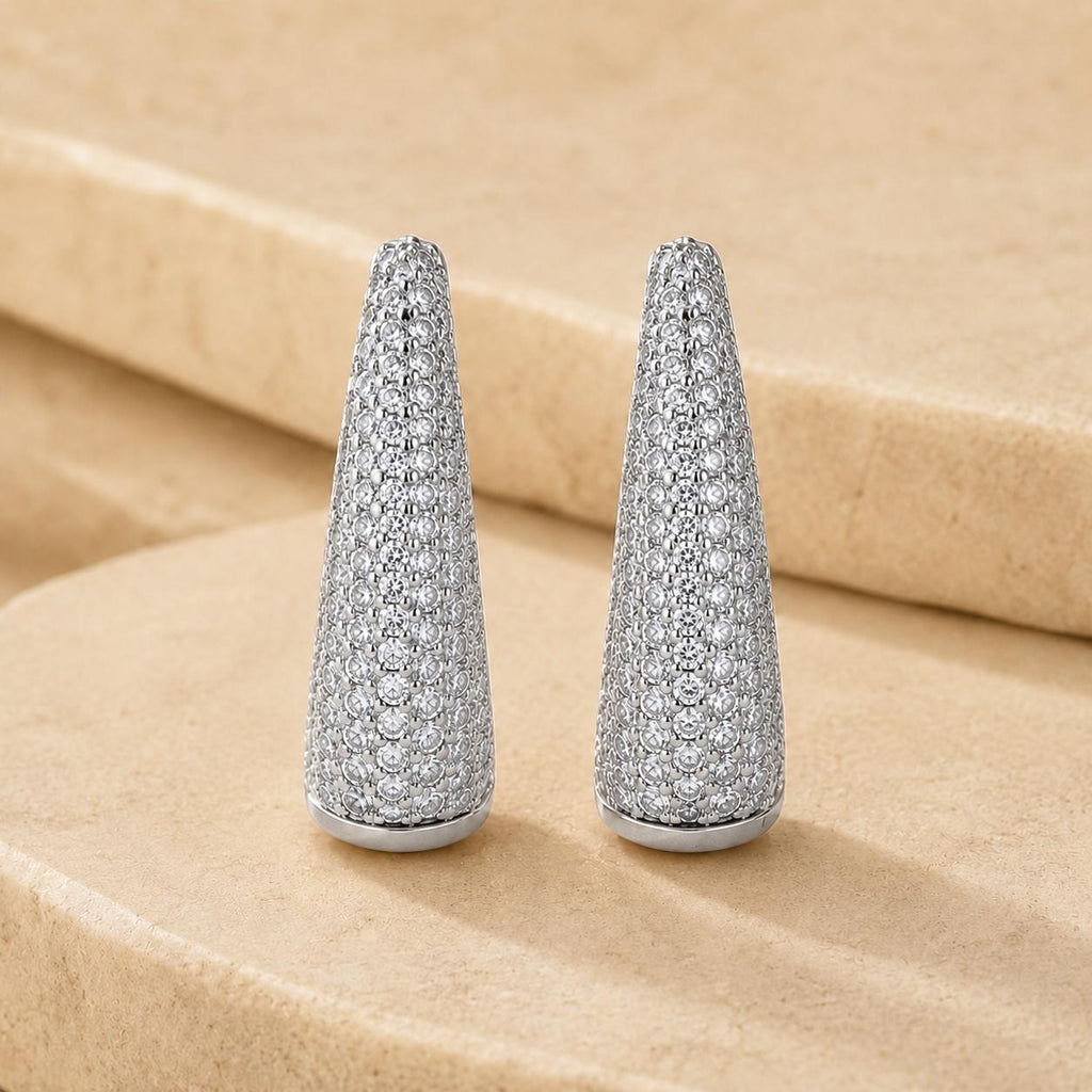 Brinco Cone Cravejado Brilhante Dourado/Prateado | Design Moderno, Confortável para Uso Diário e Presente