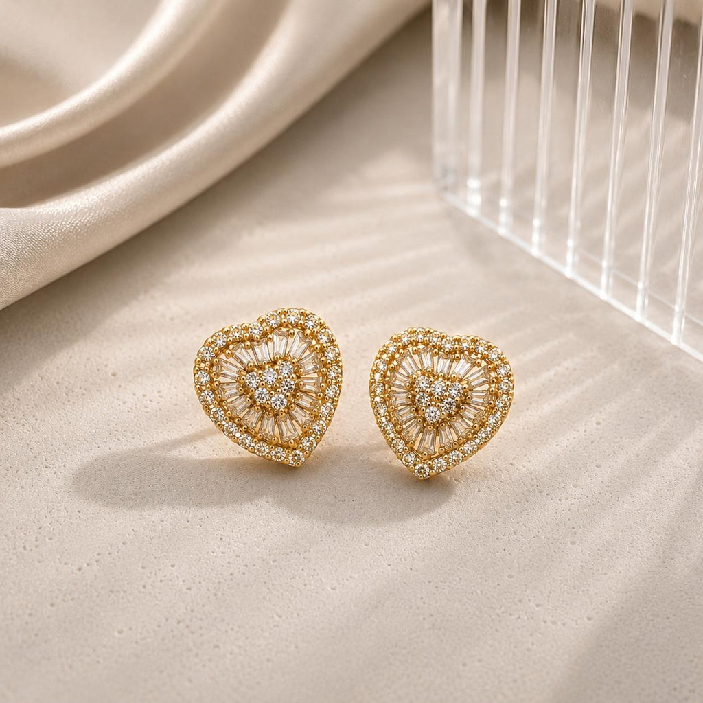 Brinco Coração com Zircônias Halo e Baguete