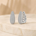 Brinco Argola Oval Cravejado Zircônia | Leve, Confortável e Versátil para Todos os Looks
