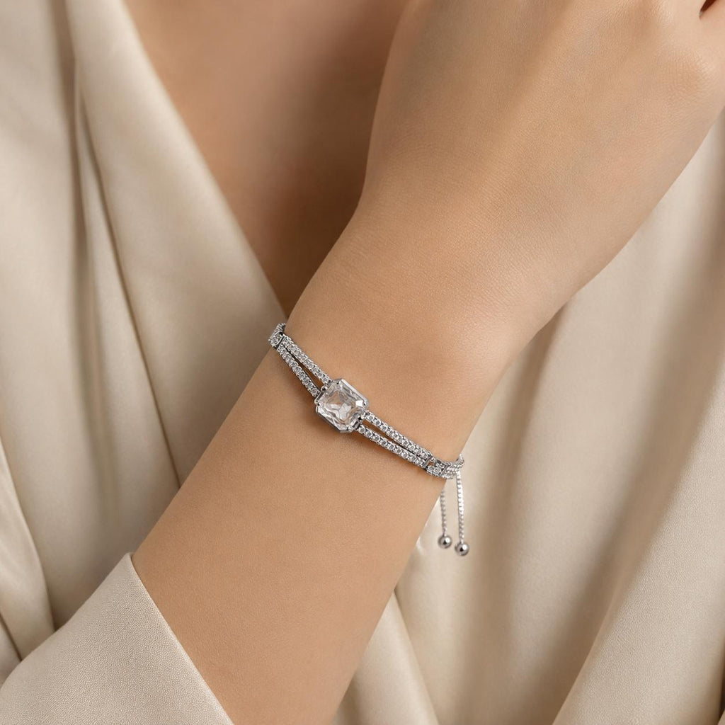 Pulseira Ajustável Dupla Corrente com Pedra Retangular Central Zircônia Brilhante | Pulseira Feminina Dourada e Prateada Acessório Luxuoso para Presente