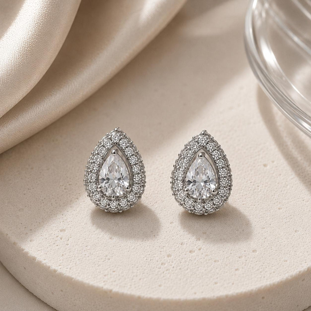 Brinco Gota com Duplo Halo de Zircônias Elegante e Luxuoso para Ocasiões Especiais Forma de Gota e Brilho Radiante