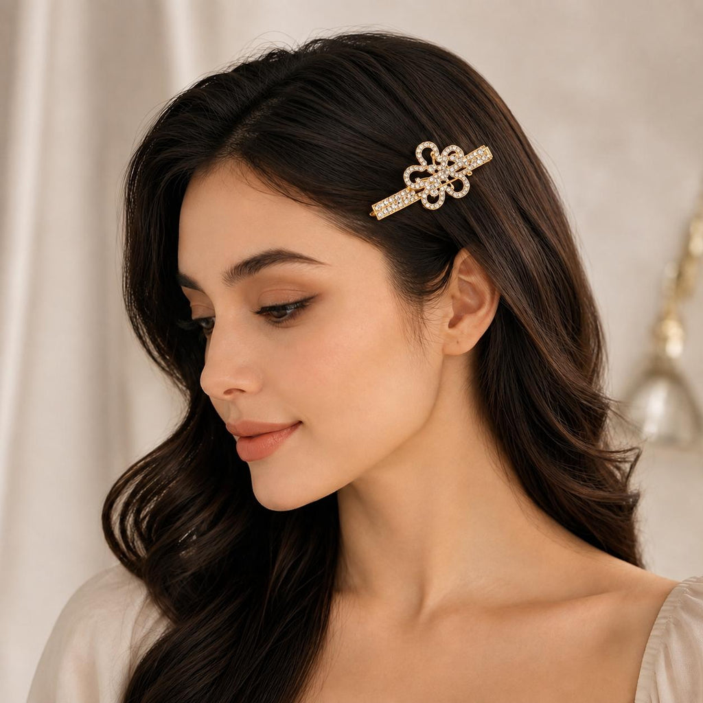 Presilha Flor Cinco Pétalas Oca Cheia de Zircônias | Grampo Elegante Dourado e Prateado para Cabelo Uso Diário e Festas