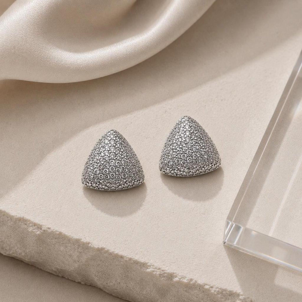 Brinco Triangular com Micro-pavimentação Completa de Zircônias