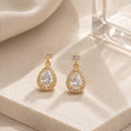 Brinco Gota com Zircônia Central e Halo Elegância Atemporal Adiciona Glamour e Sofisticação para Várias Ocasiões