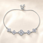 Pulseira Ajustável Flor Trevo Quatro Folhas com Zircônias Brilhantes | Pulseira Feminina Dourada e Prateada Acessório Delicado para Presente