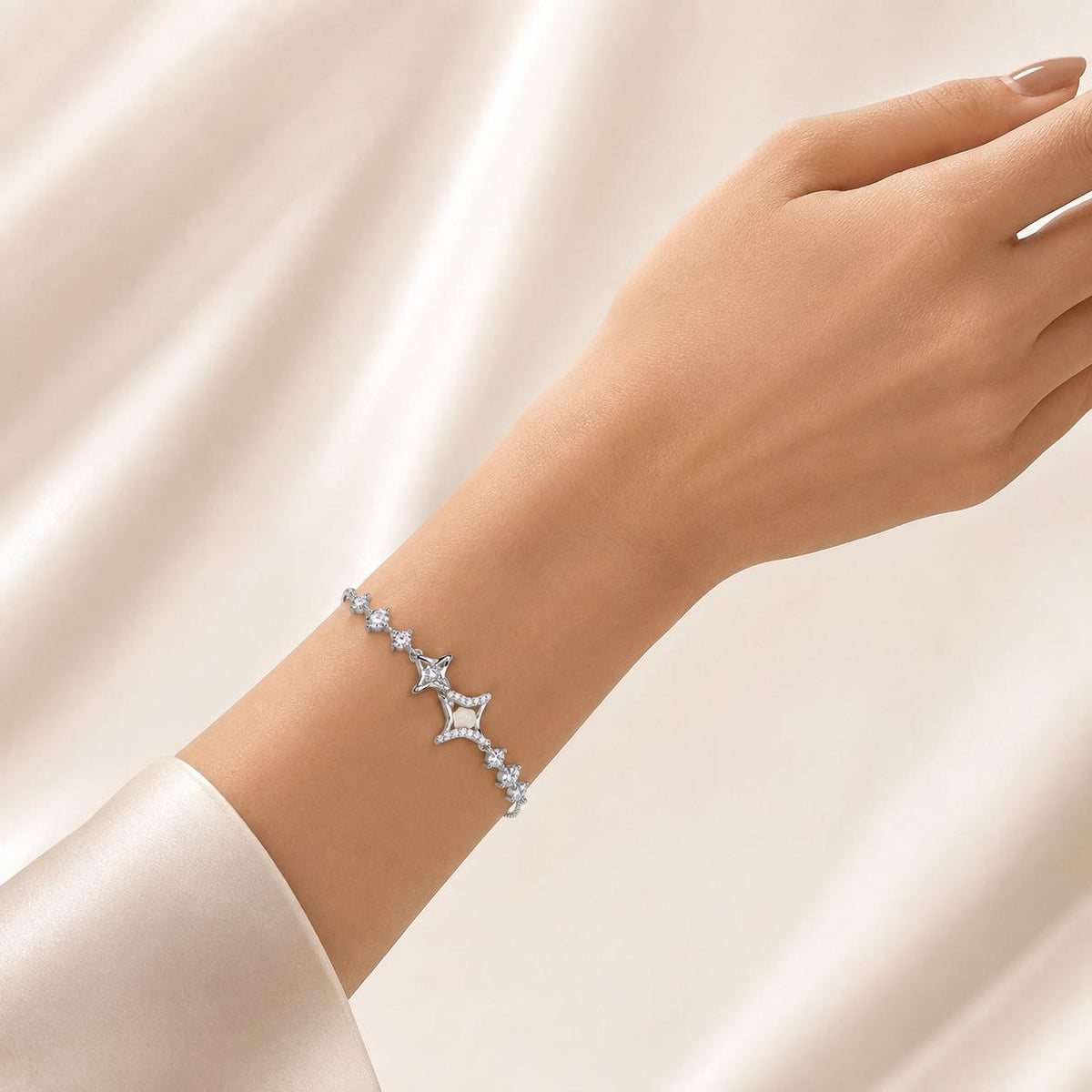 Pulseira Ajustável Estrela com Pedra Olho de Gato e Zircônias | Pulseira Feminina Dourada e Prateada Acessório Elegante para Presente