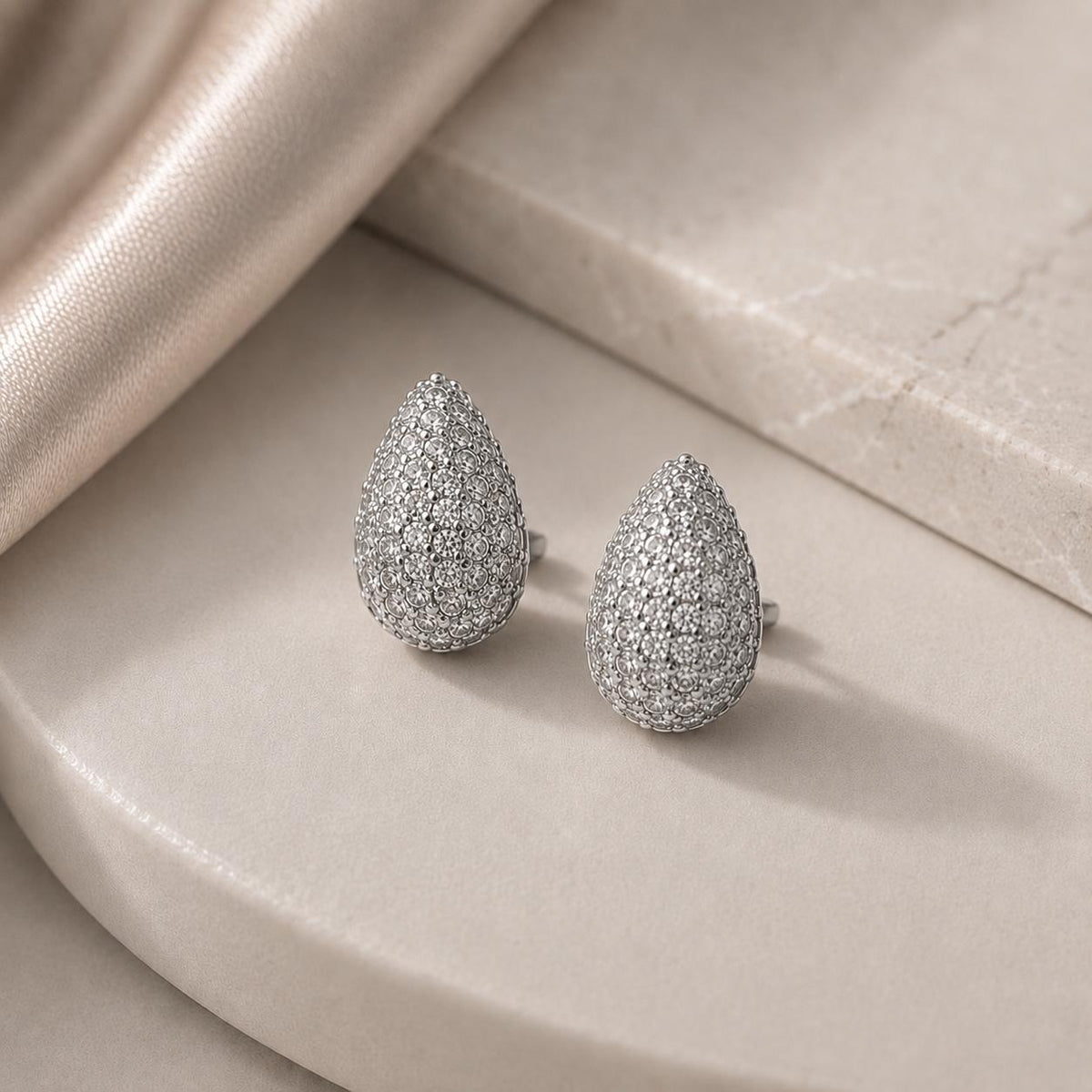 Harmonia Que Brilha Brinco Gota em Zircônia Luxo Acessório de Luxo com Brilho e Elegância para Qualquer Ocasião