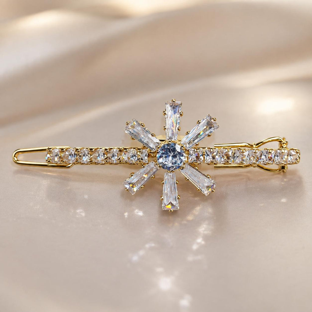 Presilha de Cabelo Flor de Neve Zircônia Brilhante | Grampo Feminino Elegante Dourado e Prateado para Festas e Dia a Dia