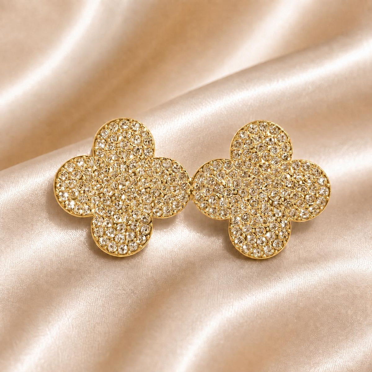 Presilha Dupla Trevo de Quatro Folhas Cheia de Zircônias | Grampo Elegante Dourado e Prateado para Cabelo Uso Diário e Festas