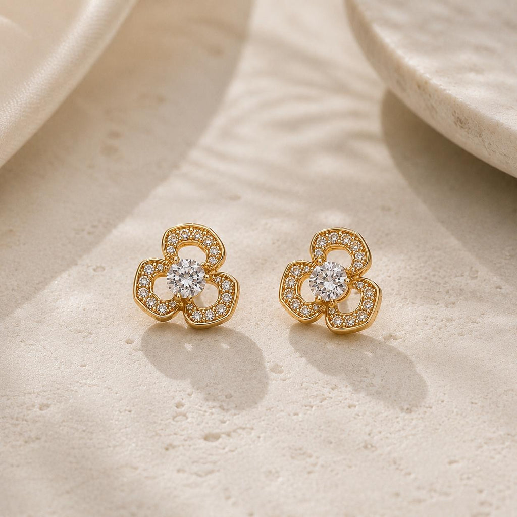 Brinco Trevo Floral com Zircônia Central